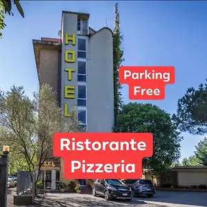 Real Ristorante E Pizzeria Parking Free !!! Hôtel