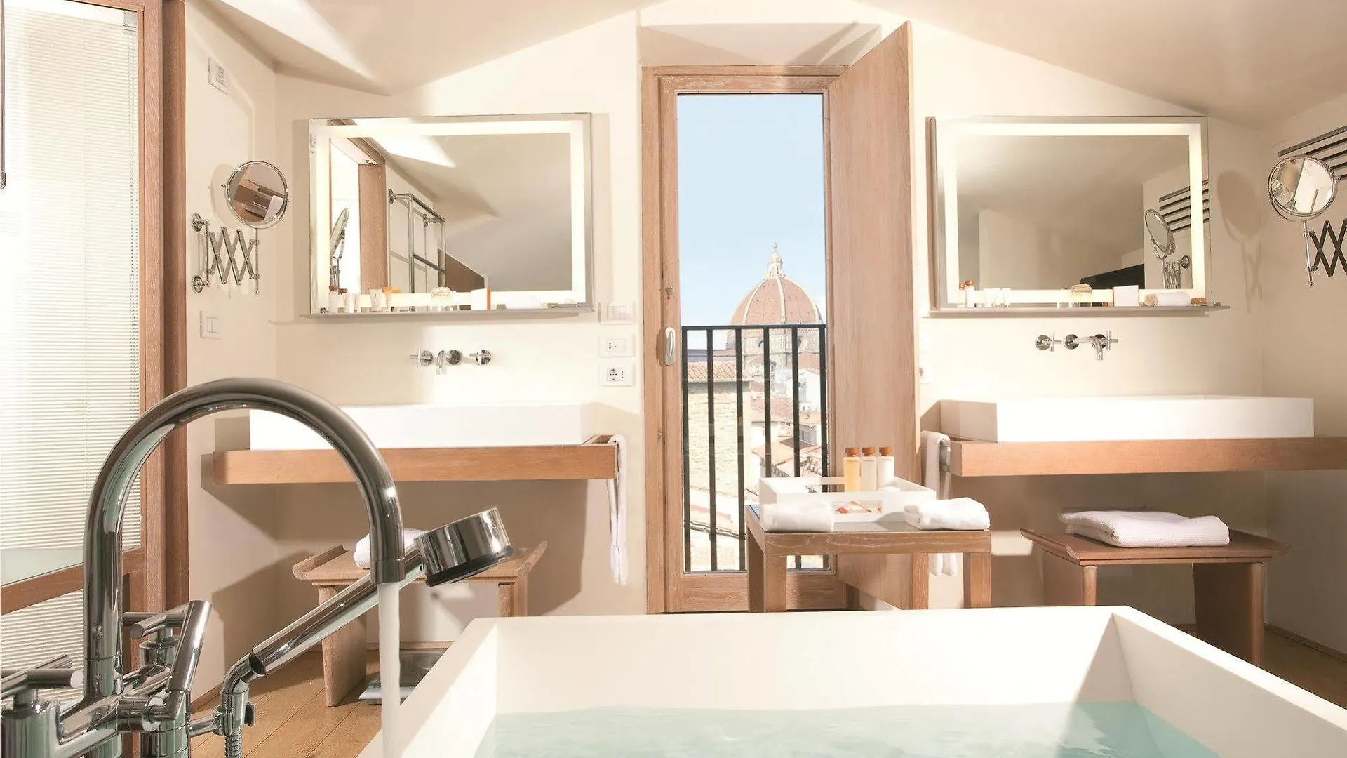 Hotel Continentale - Lungarno Collection Florencie 4*,